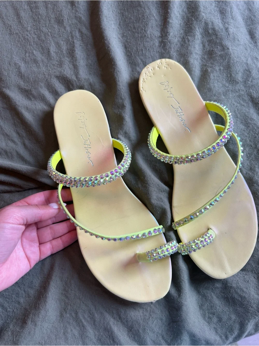 🍋🟩✨VGUC Betsey Johnson Silas lime sandals